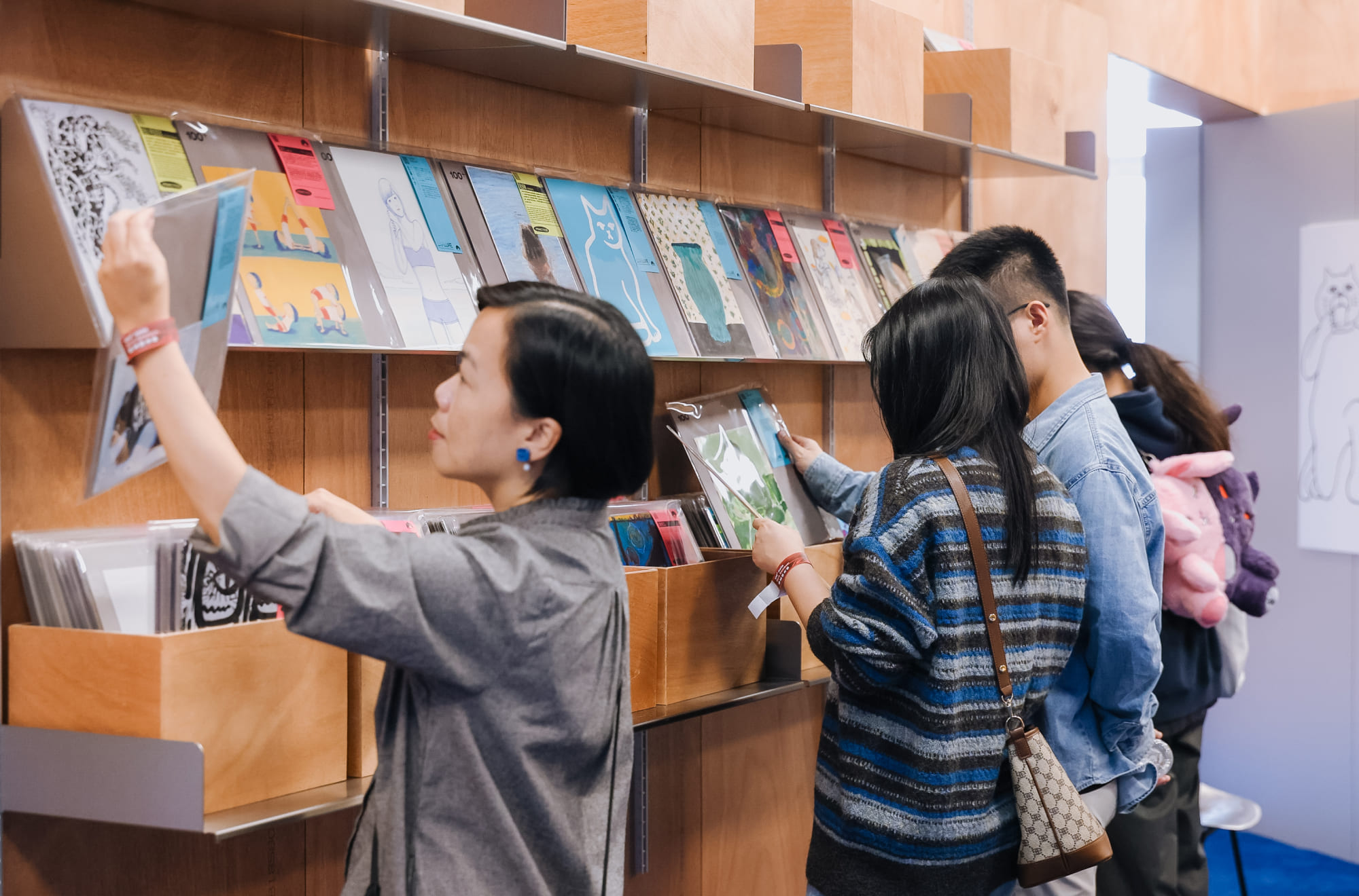 亚洲黑胶手稿快闪